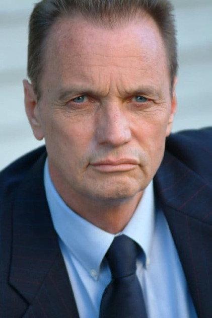 Gregory Scott Cummins - Actor Profile Photo