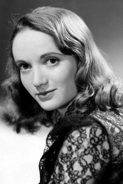 Olive Deering - Actor Profile Photo
