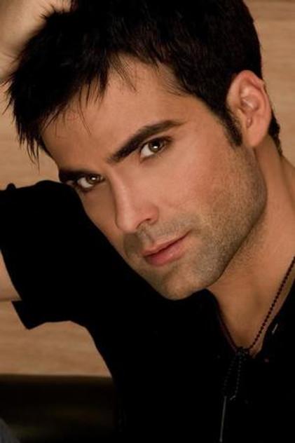 Naím Thomas - Actor Profile Photo