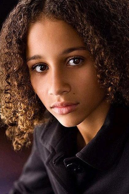 Alexis Llewellyn - Actor Profile Photo