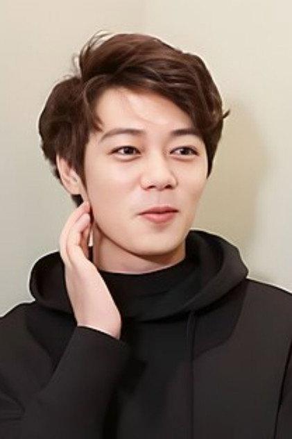 Masahiro Usui - Actor Profile Photo