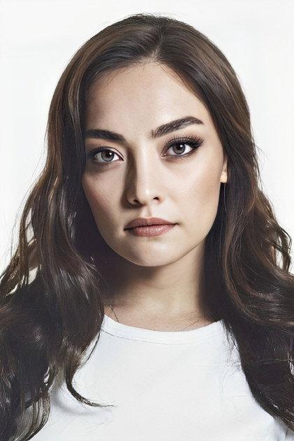 Zeynep Tuğçe Bayat - Actor Profile Photo