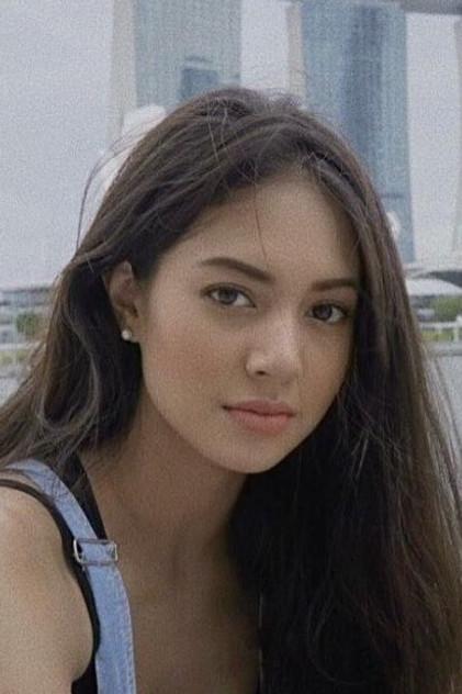 Aurélie Moeremans - Actor Profile Photo