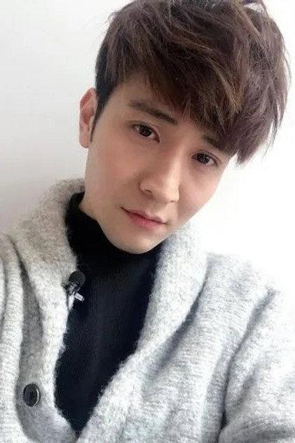 Tat Dik - Actor Profile Photo