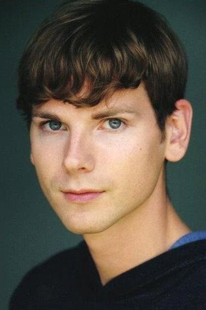 Caleb Roehrig - Actor Profile Photo
