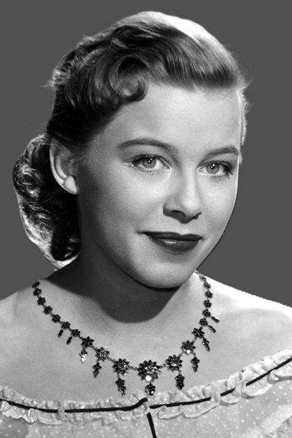 Dinah Hinz - Actor Profile Photo