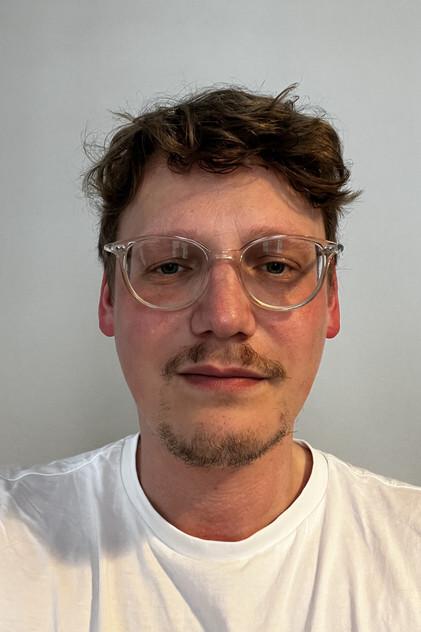 Sven Olinski - Actor Profile Photo