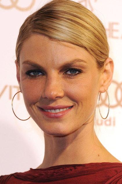 Angela Lindvall - Actor Profile Photo