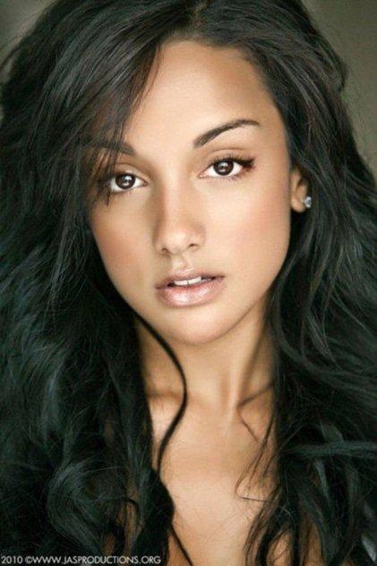 Brittney Alger - Actor Profile Photo