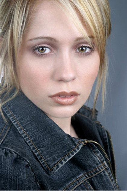 Erika Flores - Actor Profile Photo