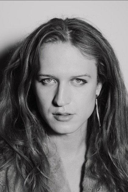 Linua Land - Actor Profile Photo