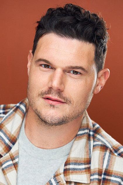 Neil Vincent Smith - Actor Profile Photo
