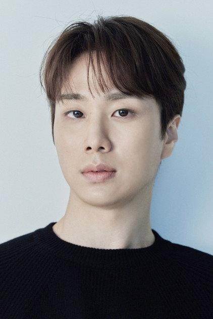 Moon Dong-hyeok - Actor Profile Photo