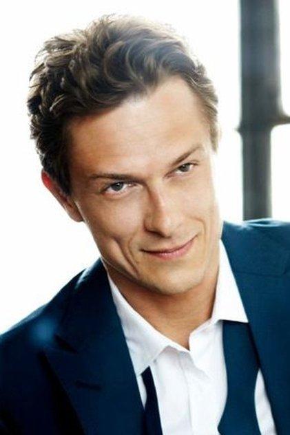Peter Stebbings - Actor Profile Photo
