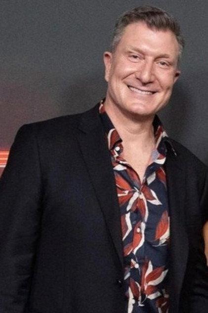 Simon Pryce - Actor Profile Photo