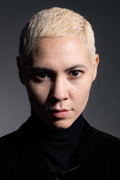 Sara Zinger - Actor Profile Photo