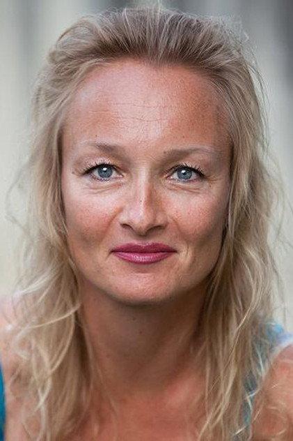 Ilka Urbach - Actor Profile Photo
