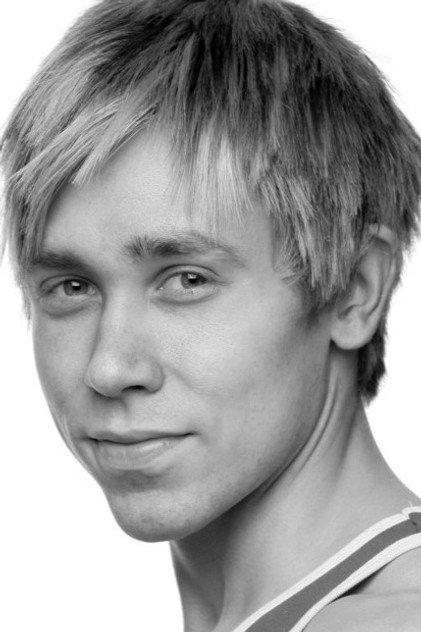 Adam Starks - Actor Profile Photo