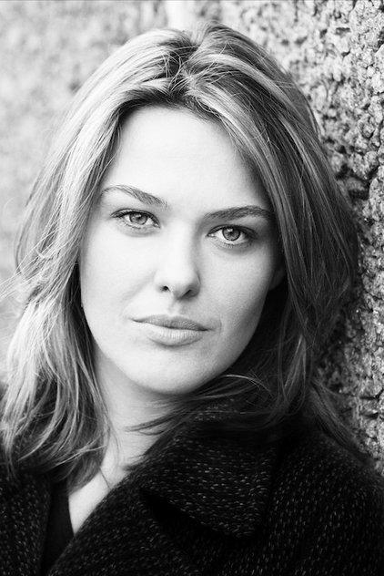 Sally Bretton - Actor Profile Photo