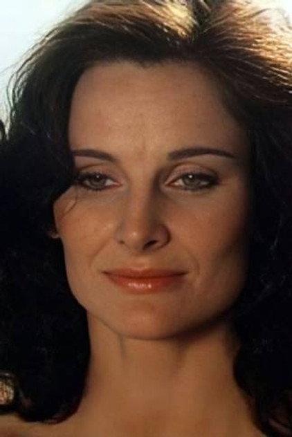 Shannah Hall - Actor Profile Photo