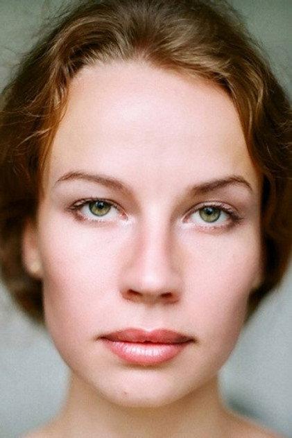 Yuliya Razumovskaya - Actor Profile Photo