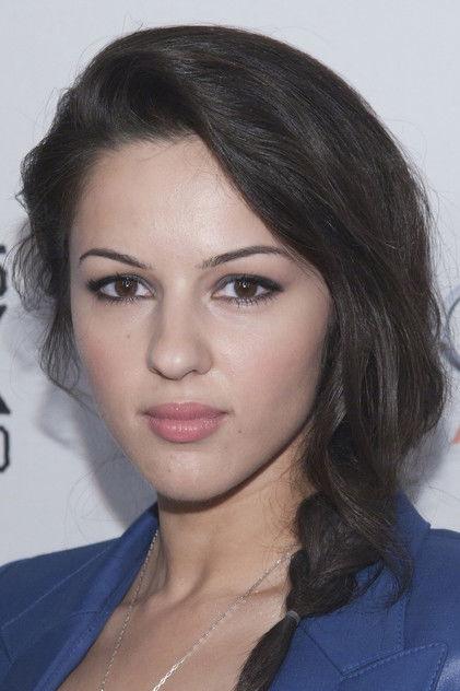 Annet Mahendru - Actor Profile Photo