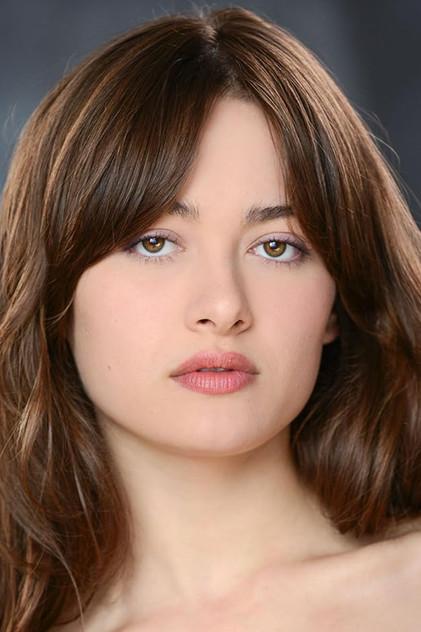 Chloe Avakian - Actor Profile Photo