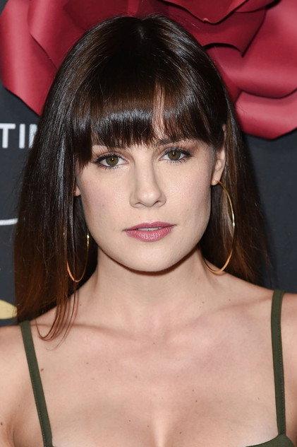 Chelsea Hobbs - Actor Profile Photo