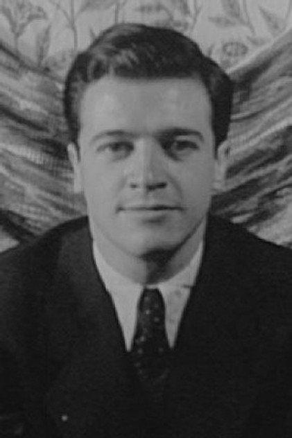 Trader Faulkner - Actor Profile Photo