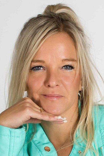 Amy Clare Beales - Actor Profile Photo