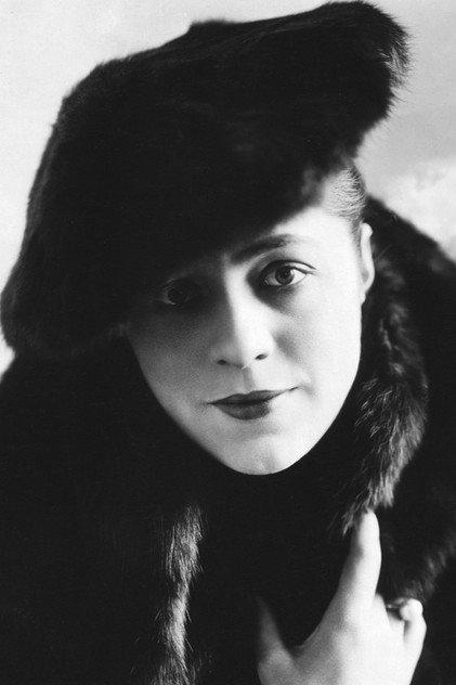Valeska Suratt - Actor Profile Photo