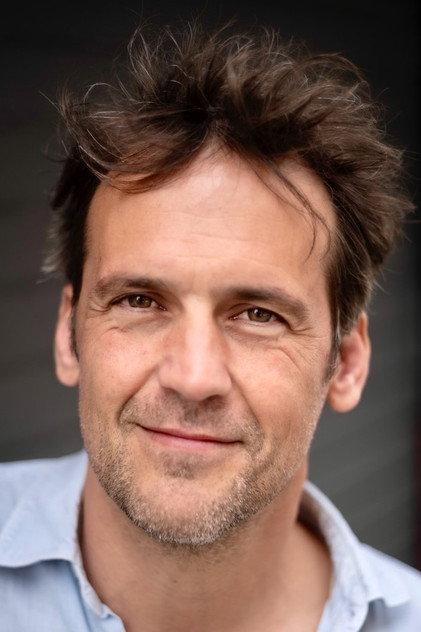 Simon Gillet - Actor Profile Photo