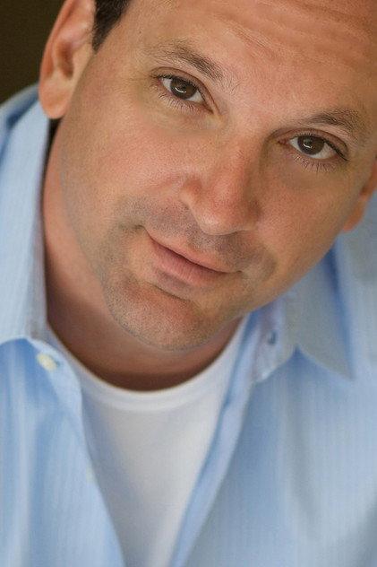Robert Bella - Actor Profile Photo