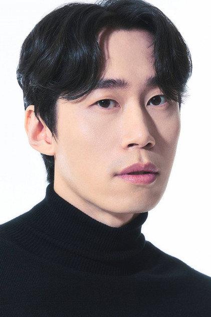 Hong In - Actor Profile Photo