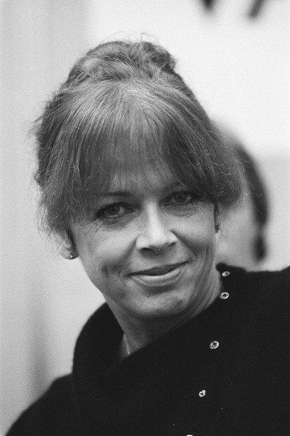 Sonja Barend - Actor Profile Photo