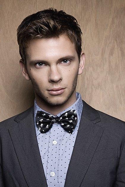 Devon Graye - Actor Profile Photo