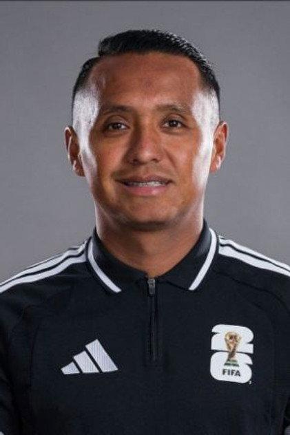 Iván Barton - Actor Profile Photo