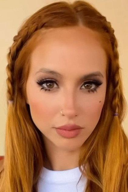Flor Vigna - Actor Profile Photo