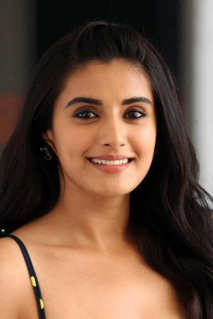 Divyansha Kaushik - Actor Profile Photo