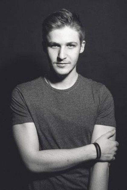 Toni Vesdream - Actor Profile Photo