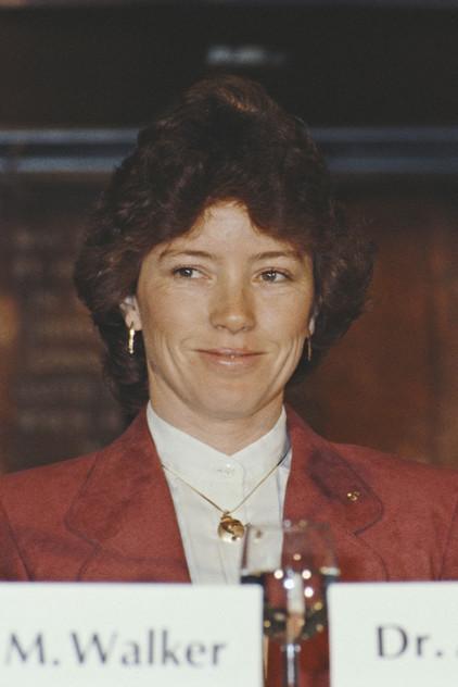 Anna Lee Fisher - Actor Profile Photo