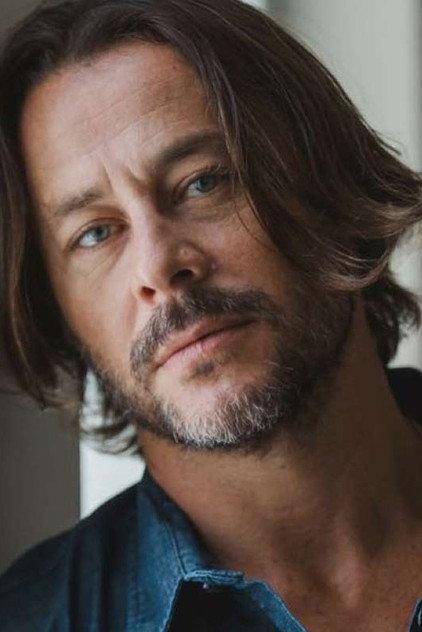 Theo Becker - Actor Profile Photo