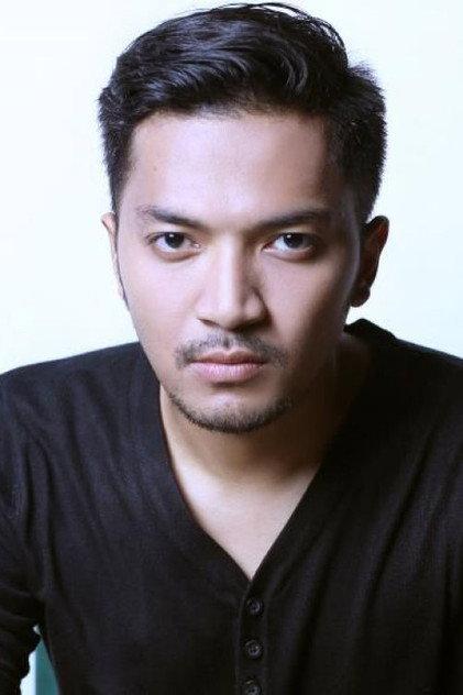 Ihsan Tarore - Actor Profile Photo
