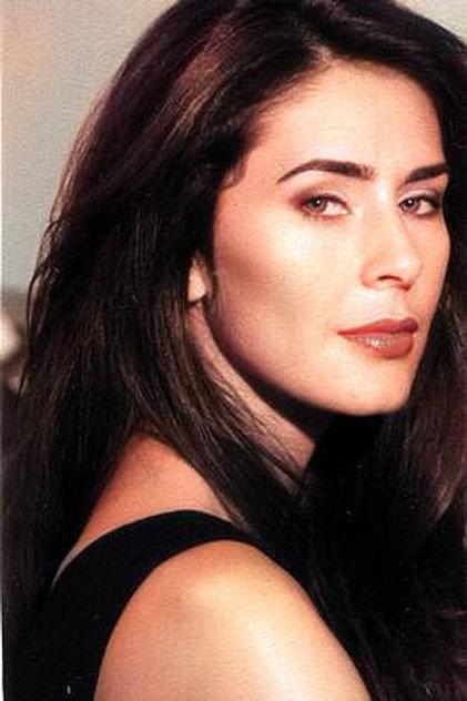 Jenna Cavelle - Actor Profile Photo