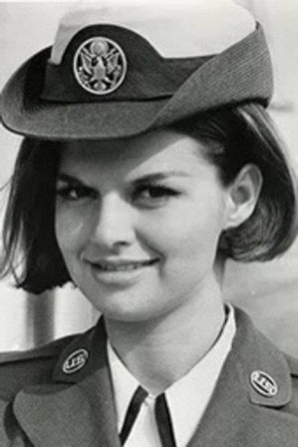 Luree Holmes - Actor Profile Photo