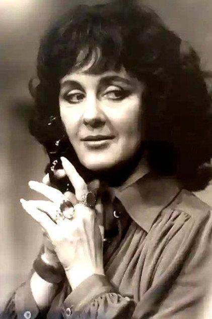 Janet Hargreaves - Actor Profile Photo