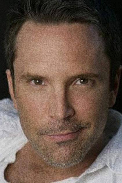 Robert Cunningham - Actor Profile Photo