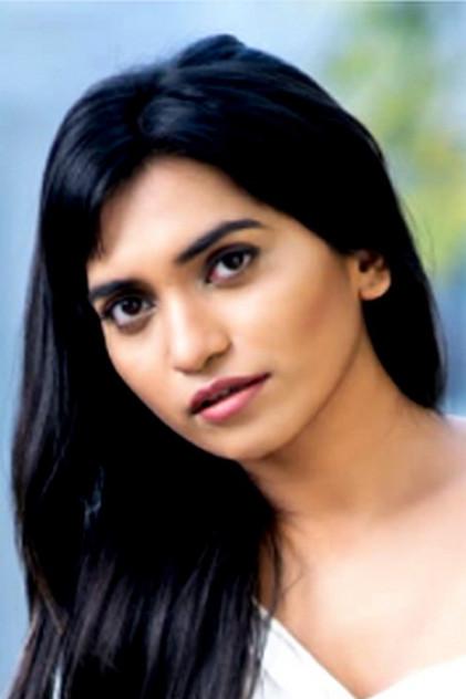 Divya Dicholkar - Actor Profile Photo
