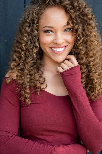 Shelby Simmons - Actor Profile Photo
