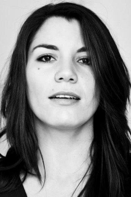 Angie Descalzi - Actor Profile Photo